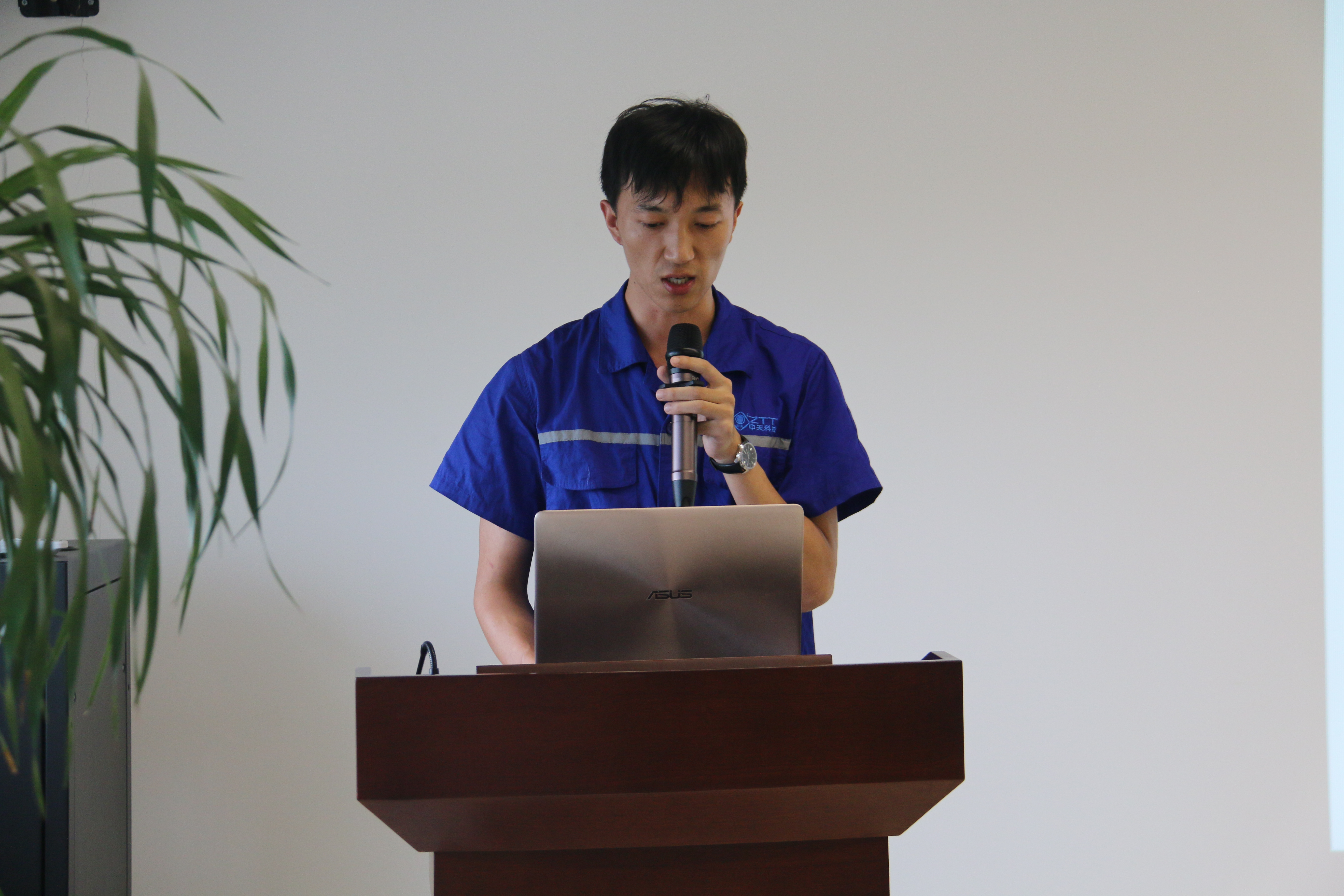 ���Ź��ʹ���-�����ɼ��Ƿ�,����Ʒ�Ƶ�ʵ��