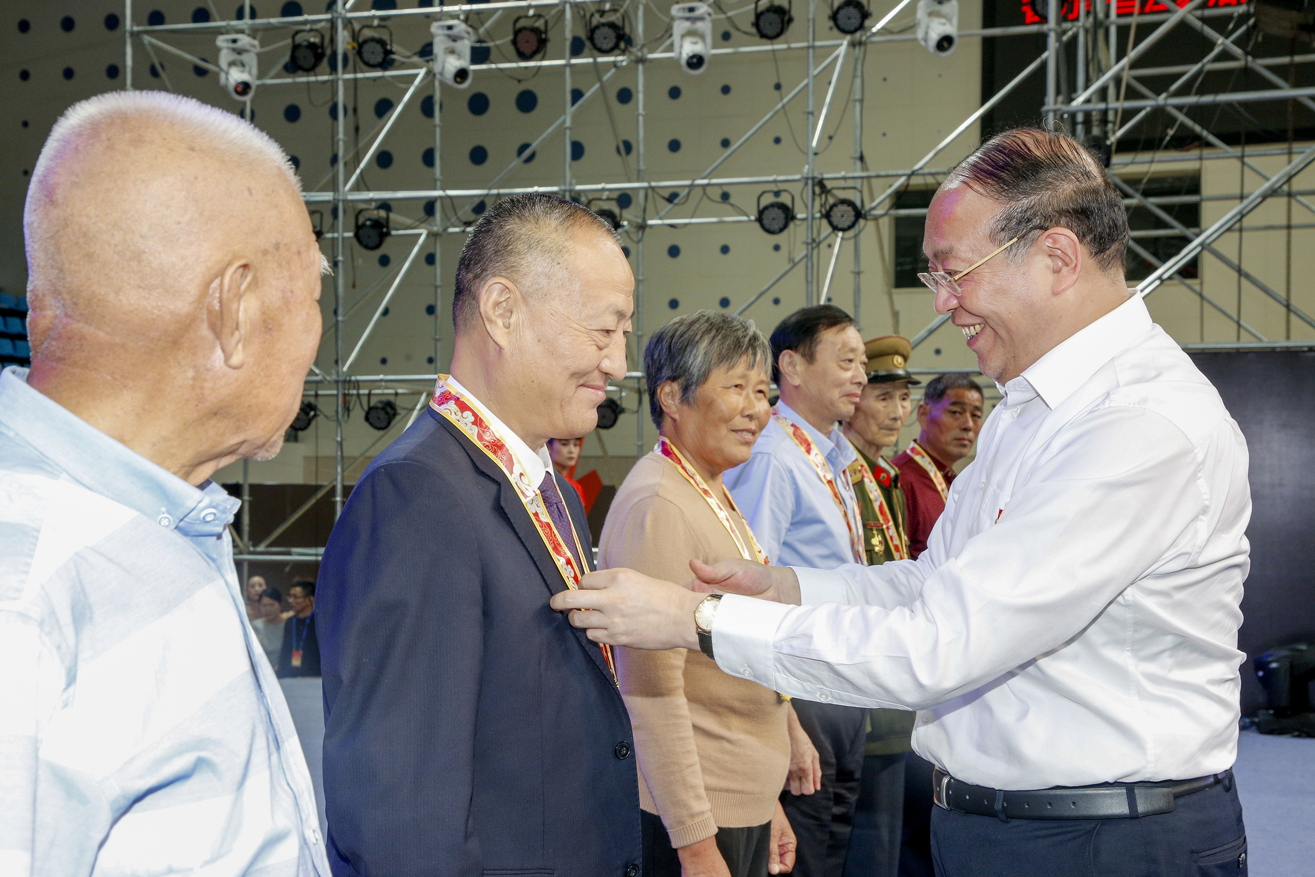 ���Ź��ʹ���-�����ɼ��Ƿ�,����Ʒ�Ƶ�ʵ��